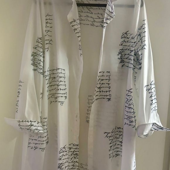 Two Polyester tops - Picture 2 of 11